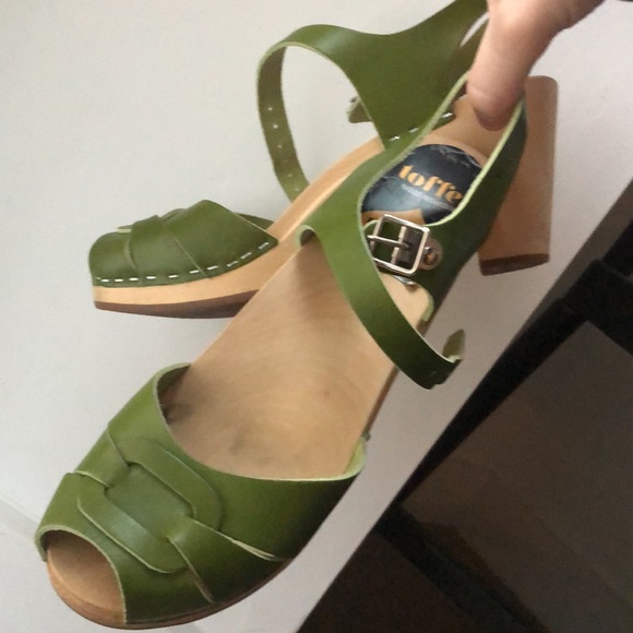 Swedish Hasbeens Green Heeled Sandals - Picture 2 of 7